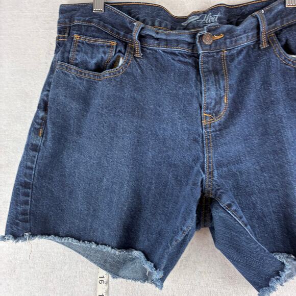 Old Navy Flirt Cut Off Jean Shorts Women's 14 Dark Wash Blue Outdoors Summer - Picture 2 of 10